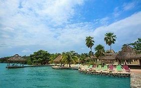 Bacalar Lagoon Resort  3*